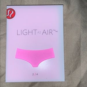 Lululemon Light as Air hipster underpants